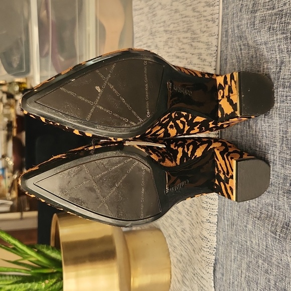 Calvin Klein leopard calf fur size 9 heels - Picture 5 of 5